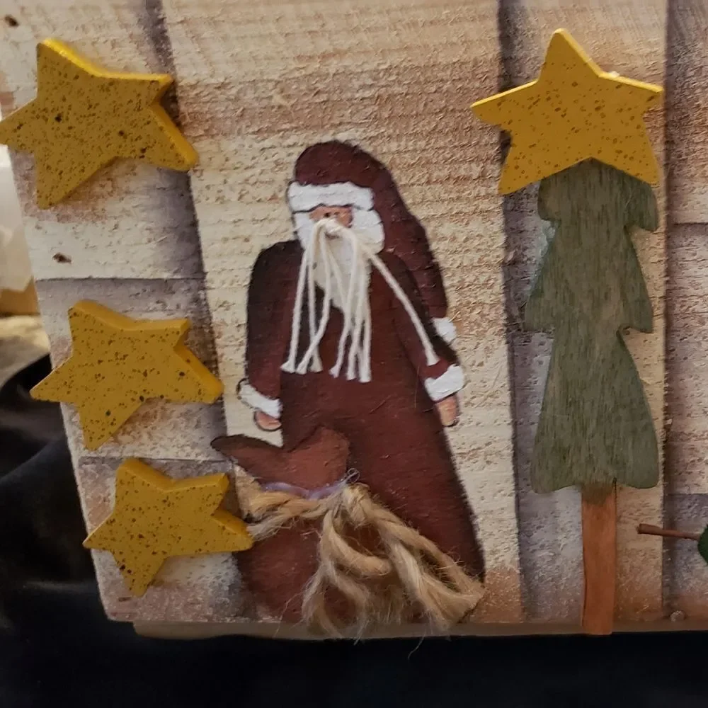 Country Christmas Wooden Box Decor w/Pinecones